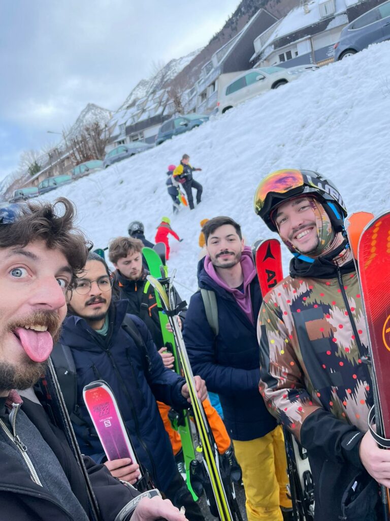 photo de l'équipe dans la neige